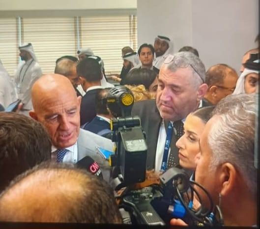 توم برّاك... نزع السلاح لا يكون بالقوة بل بالدبلوماسية!